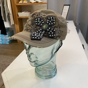 Leader L.O.G.A bling hat